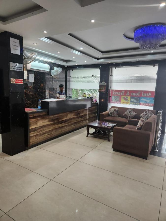 Hotel Ivy Plaza Luxury Nova Deli Exterior foto